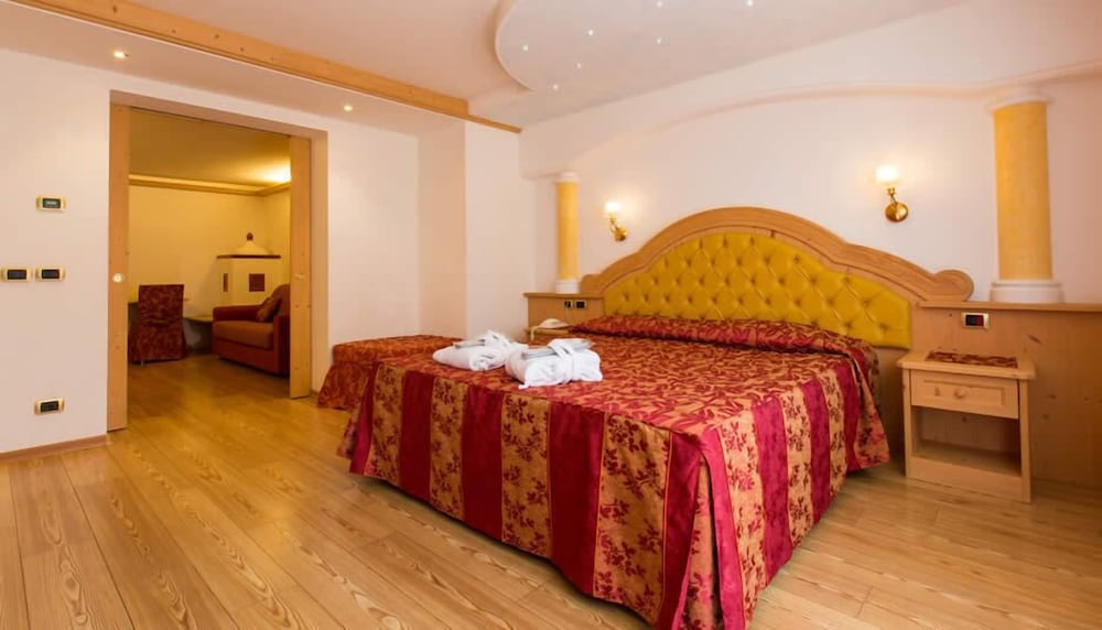 Фото Hotel Cristina