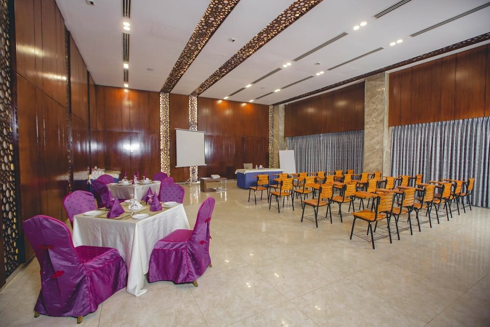 Фото Sky City Dhaka