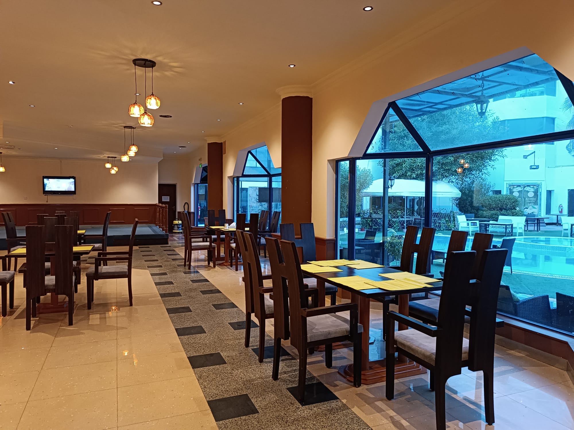 Фото Majestic Hotel