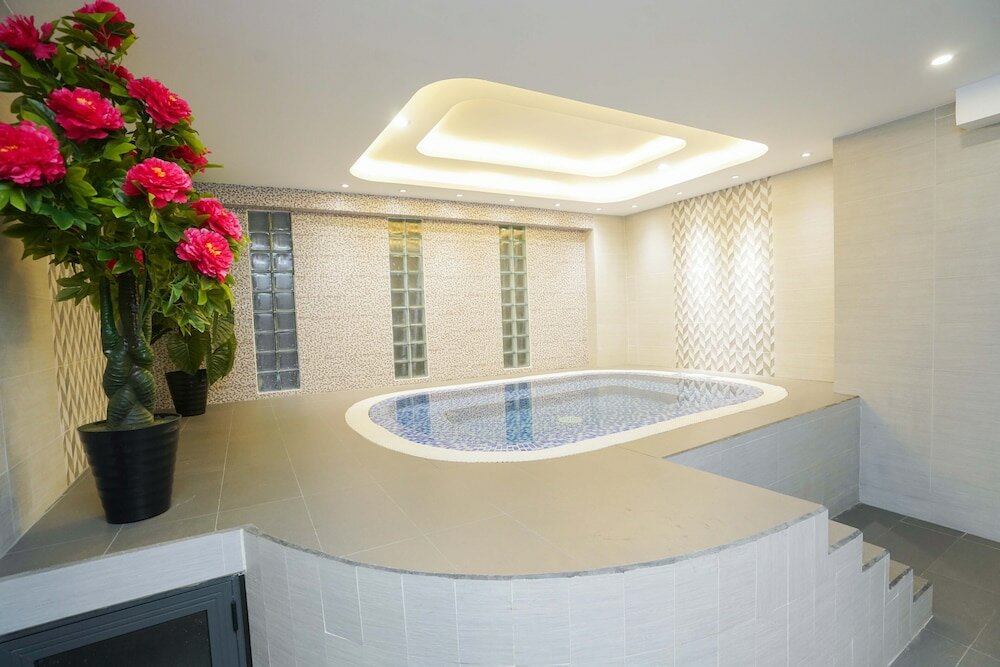 Фото Reyna Hotel Hanoi