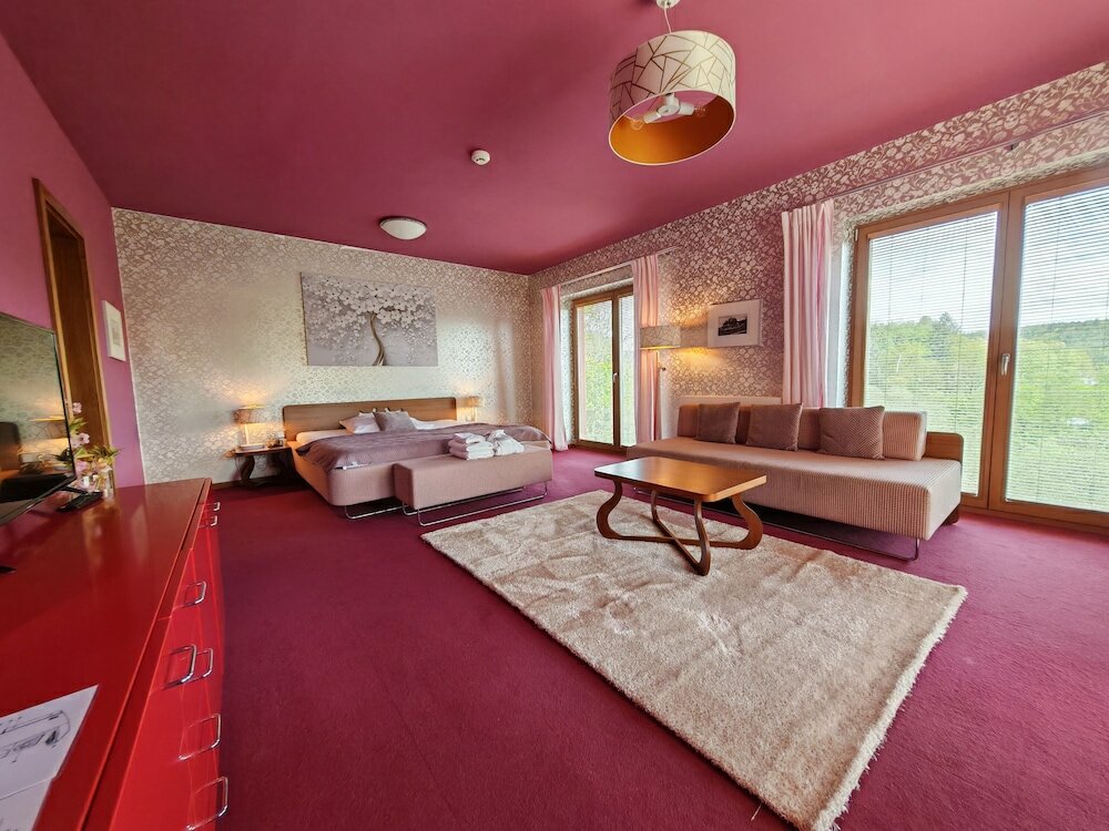 Фото Hotel Rajska Zahrada