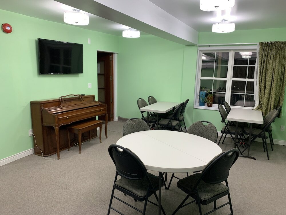 Фото Midtown Motel & Suites