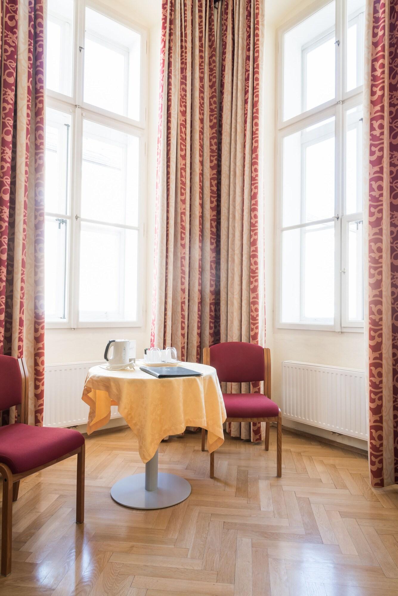 Фото Gästehaus im Priesterseminar Salzburg