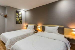 7 Days Inn Guangzhou Shangxiajiu Branch (Guangdong Province, Sub-provincial city Guangzhou, Baiyun District), hotel