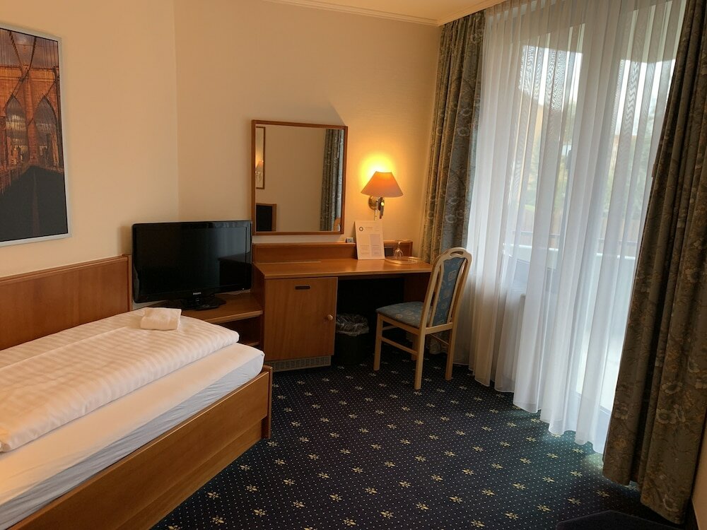 Фото Karaman Group Hotel