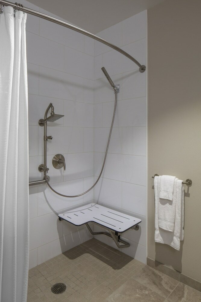 Фото Art House Hotel and Suites