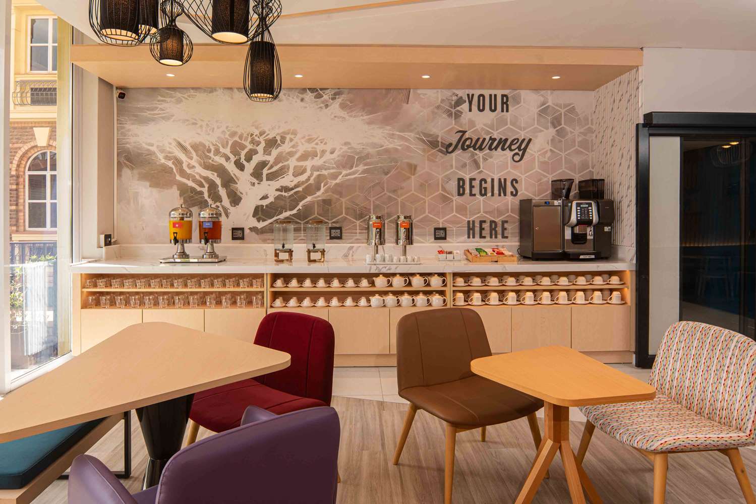 Фото Hampton by Hilton Sandton Grayston