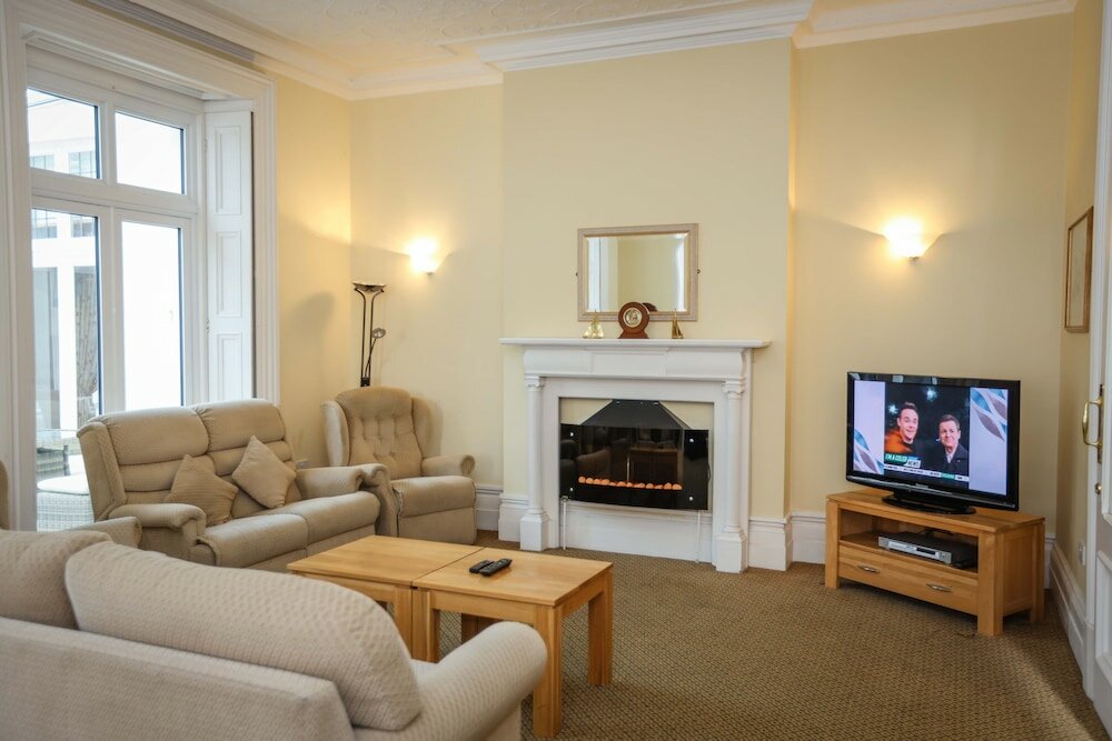 Фото The Grove Hotel