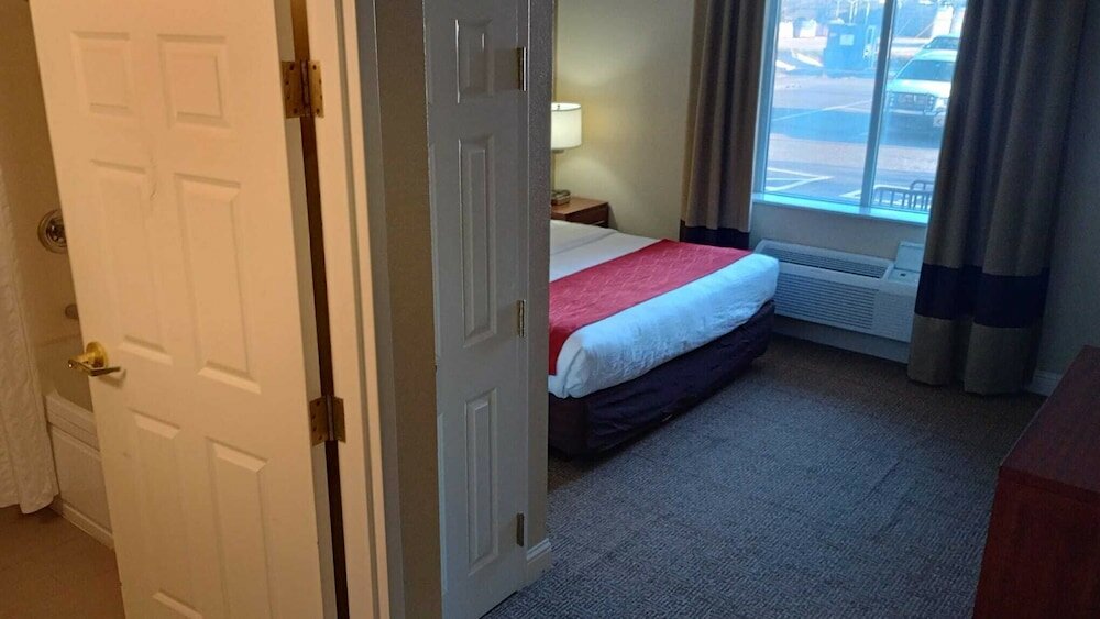 Фото Comfort Inn at Northwest Expressway