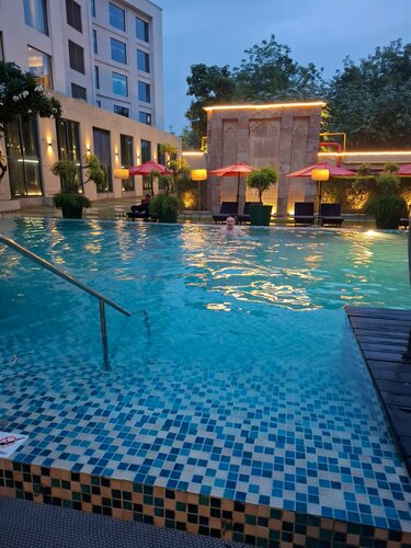 Внешний вид отеля Courtyard by Marriott Agra в Агре, фото 5