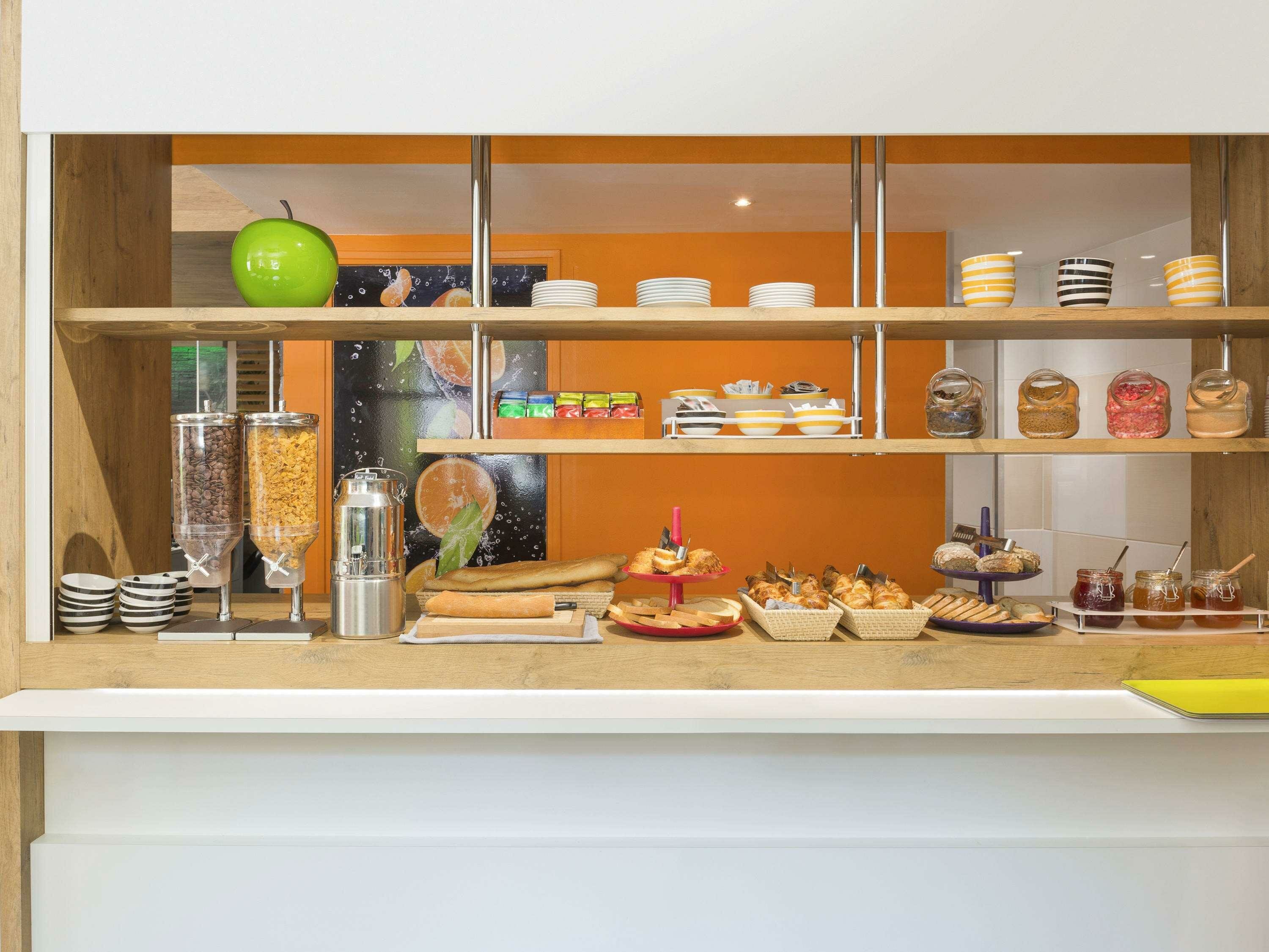 Фото Ibis budget Cannes Centre Ville