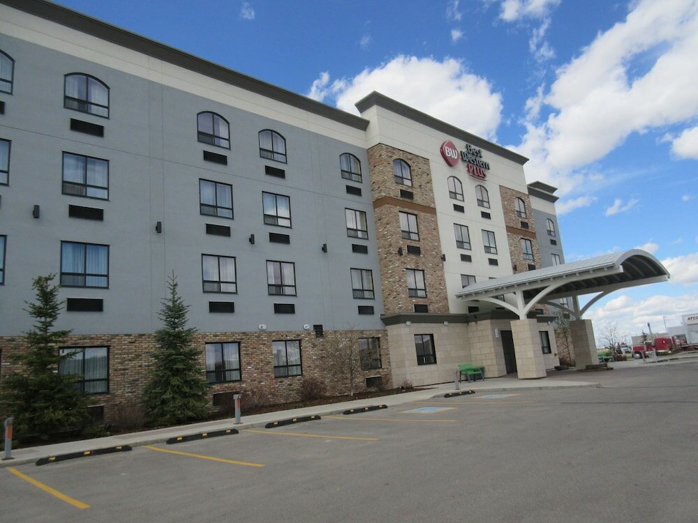 Фото Best Western Plus Airdrie Gateway