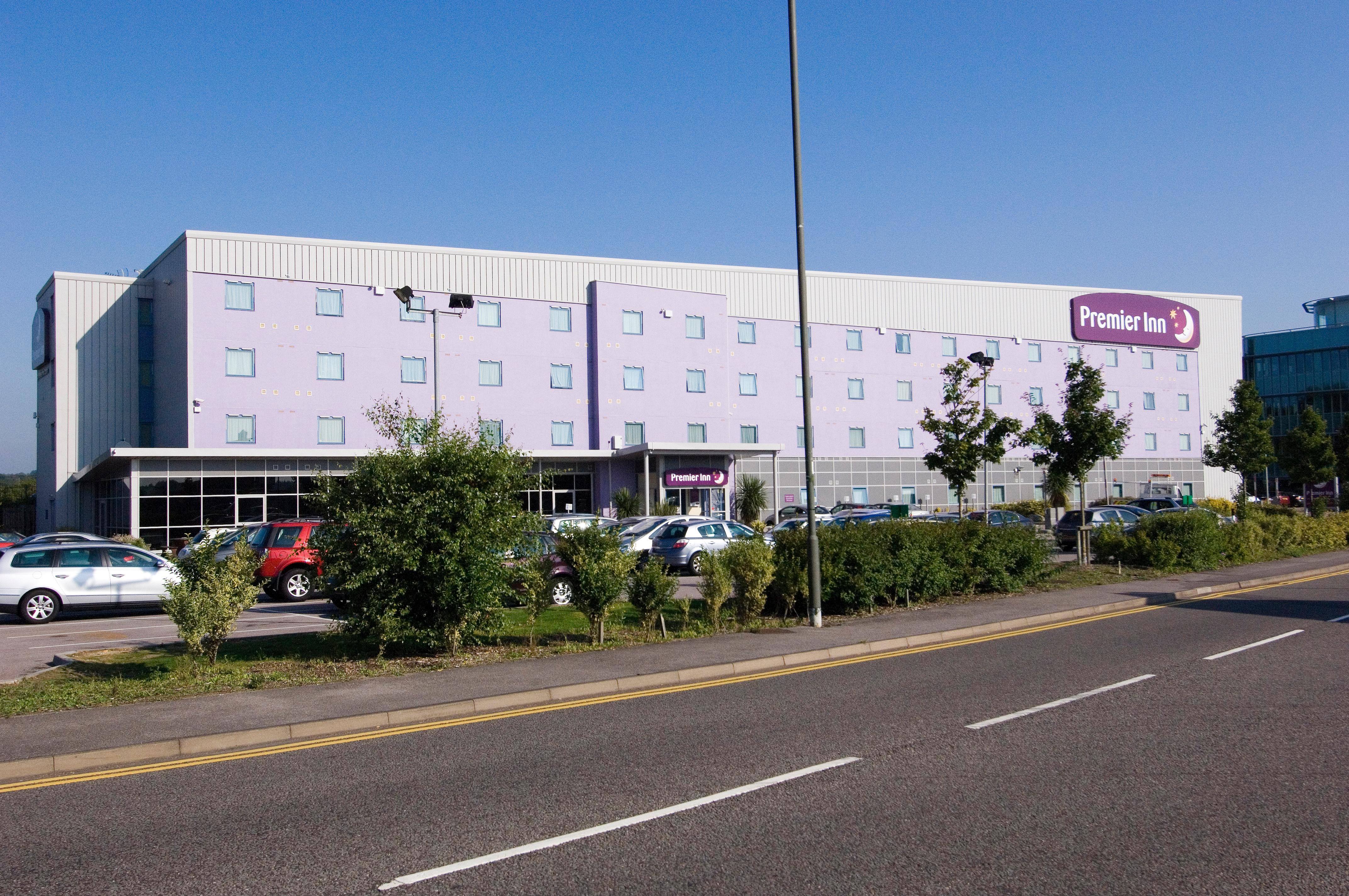 Фото Premier Inn Southampton Airport Hotel