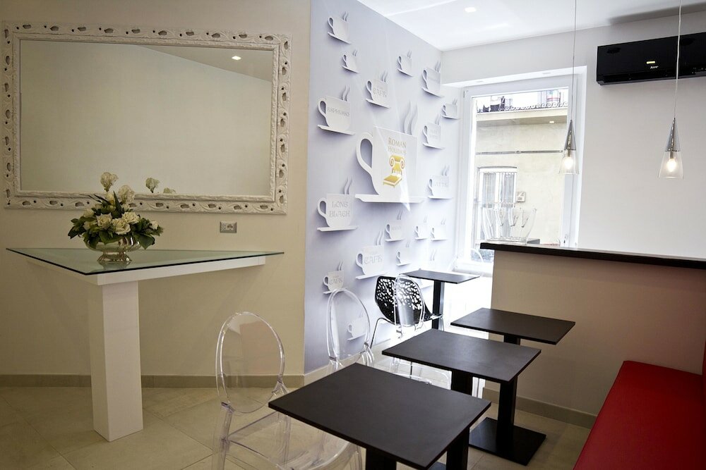 Фото Roman Holidays Boutique