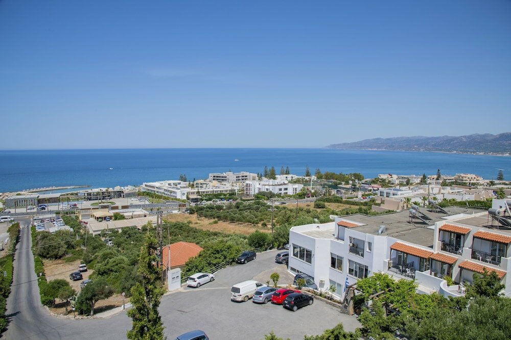 Фото Semiramis Village