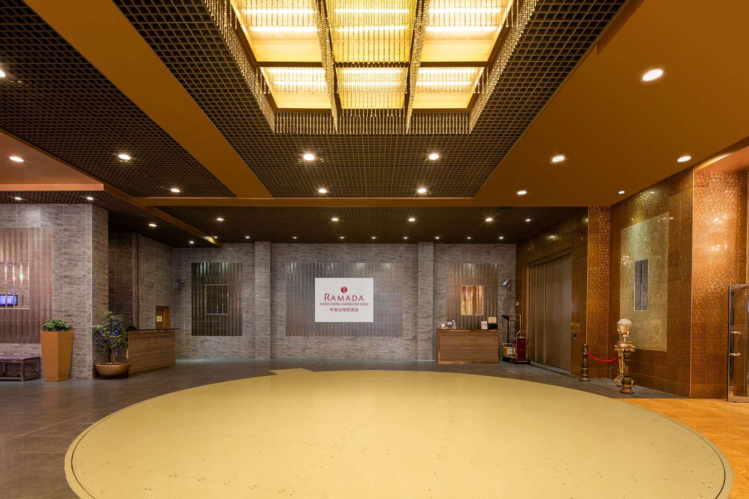 Фото Ramada by Wyndham Hong Kong Harbour View