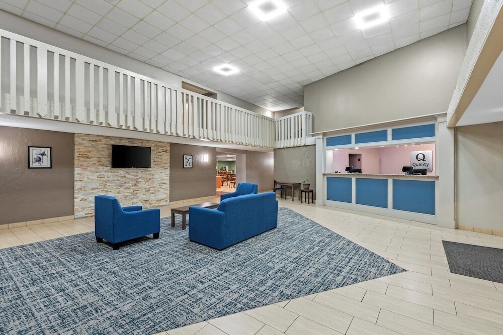 Фото Days Inn by Wyndham West Des Moines
