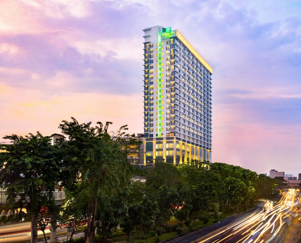 Фото Holiday Inn & Suites Jakarta Gajah Mada, an Ihg Hotel