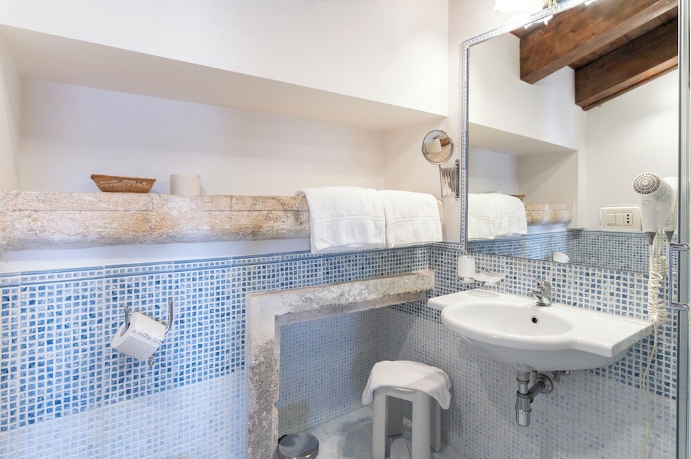 Фото Hotel Rione Antico La Terra