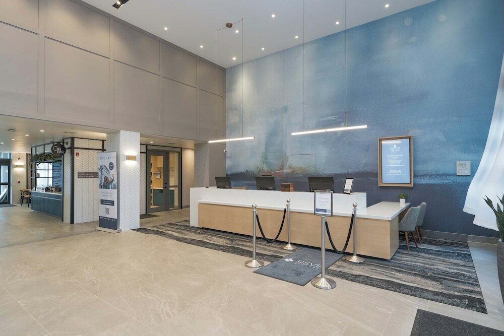 Фото Sandman Hotel & Suites Winnipeg Airport
