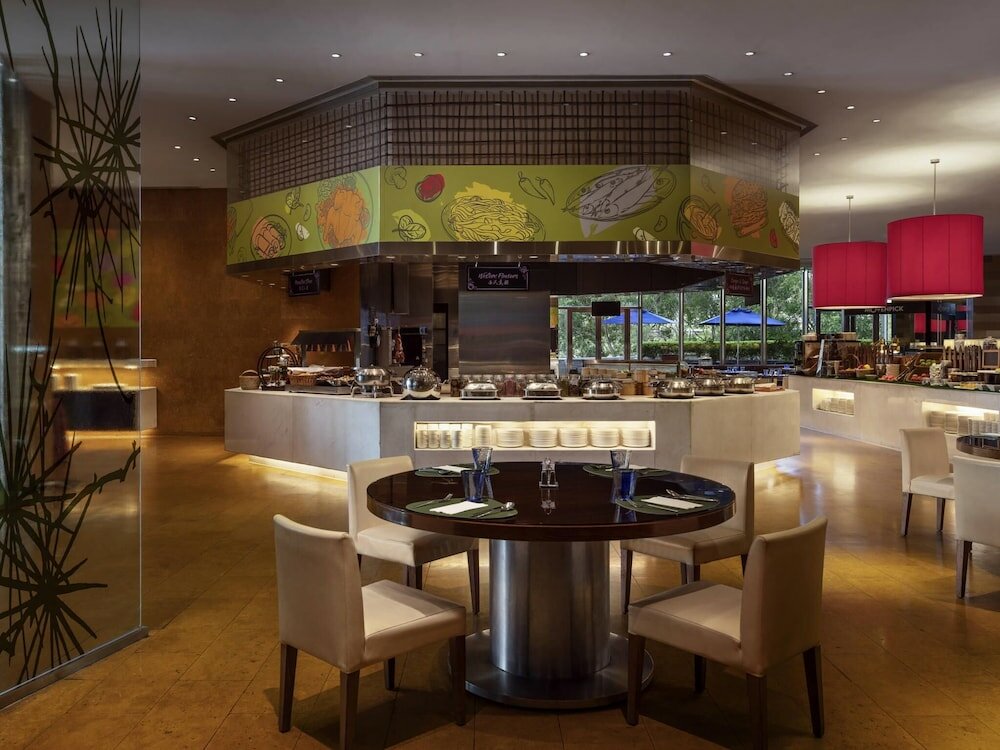 Фото Novotel Hong Kong Citygate