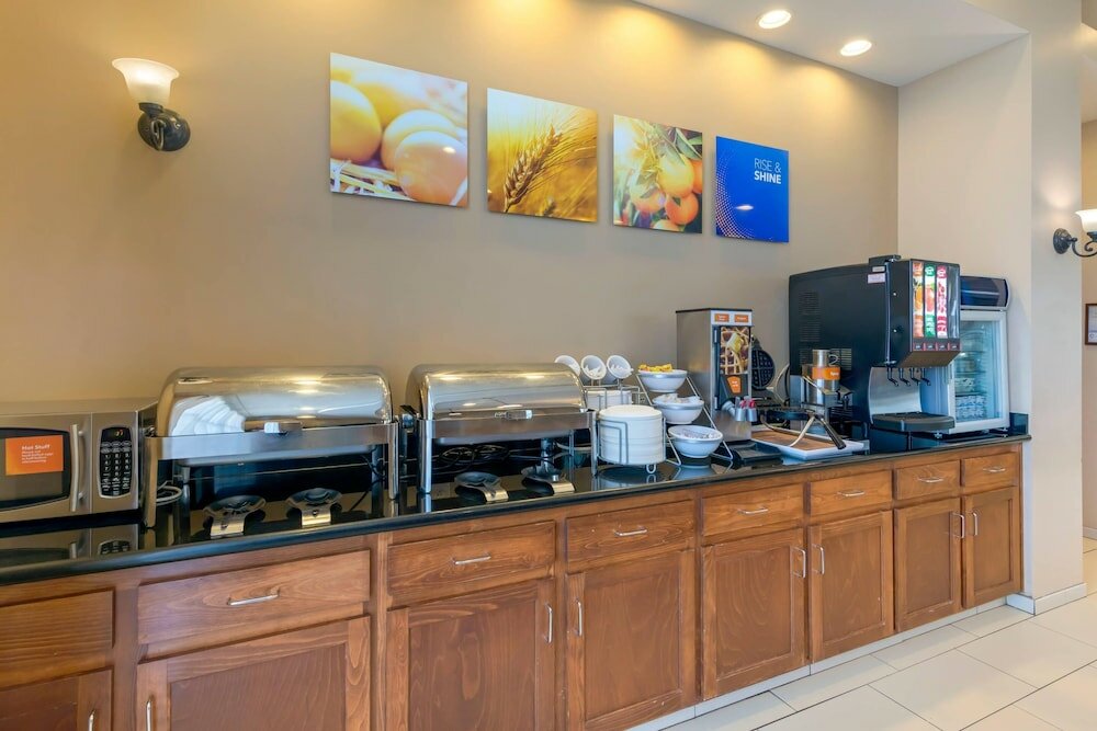 Фото Comfort Suites Barstow near I-15