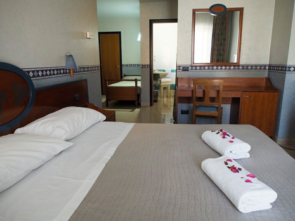 Фото Hotel Kroma