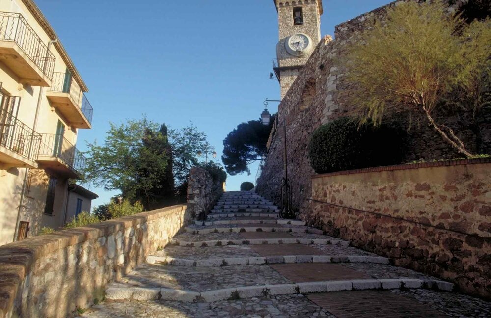 Фото Ibis budget Cannes Centre Ville