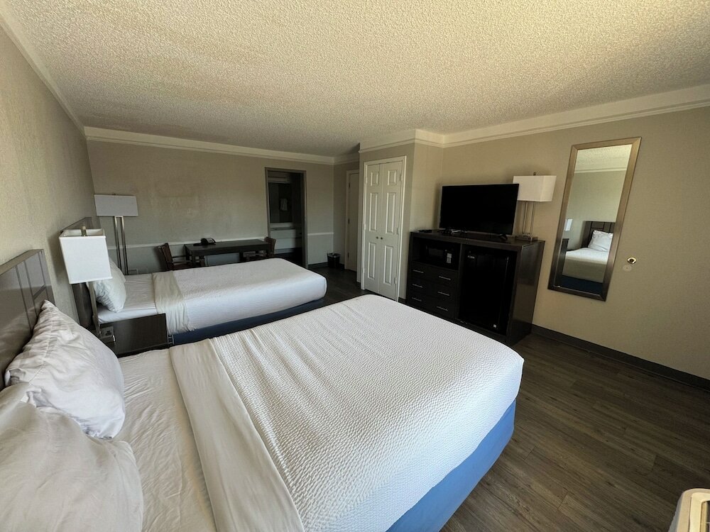 Фото Days Inn by Wyndham Georgetown