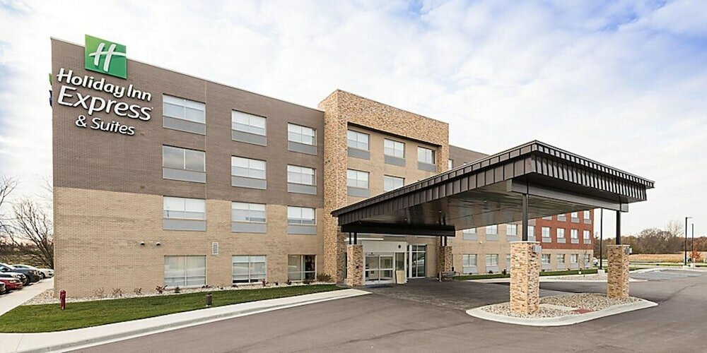 Фото Holiday Inn Express & Suites Michigan City, an Ihg Hotel