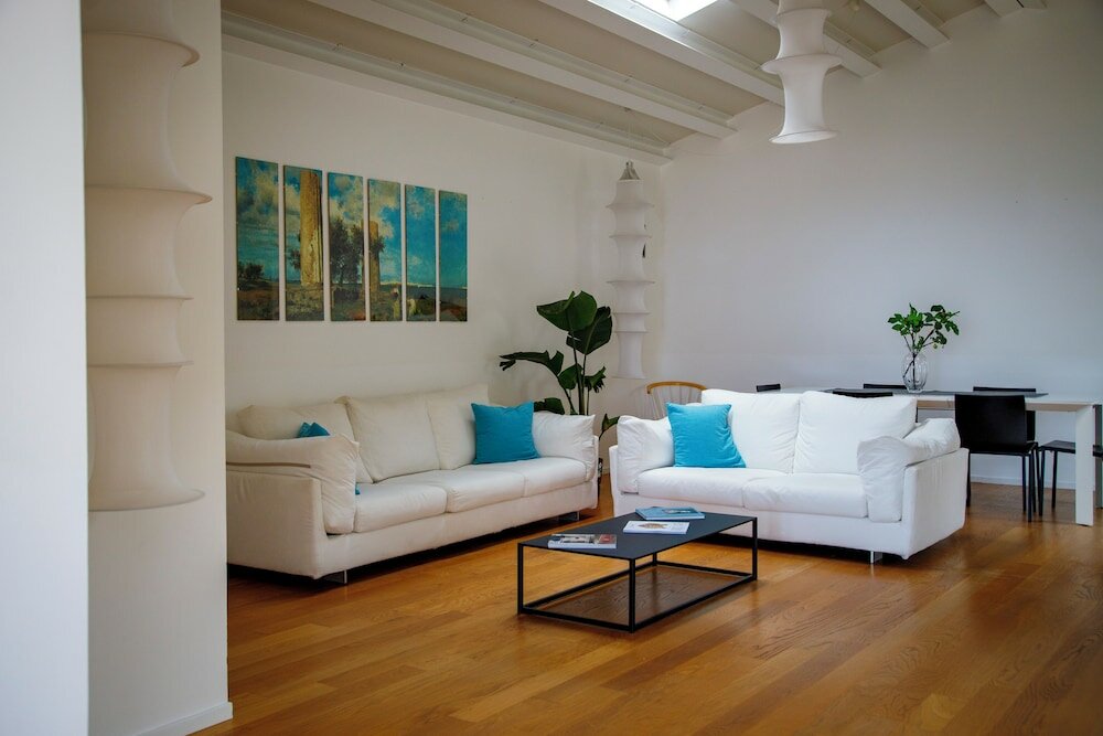 Фото Central Gallery Rooms