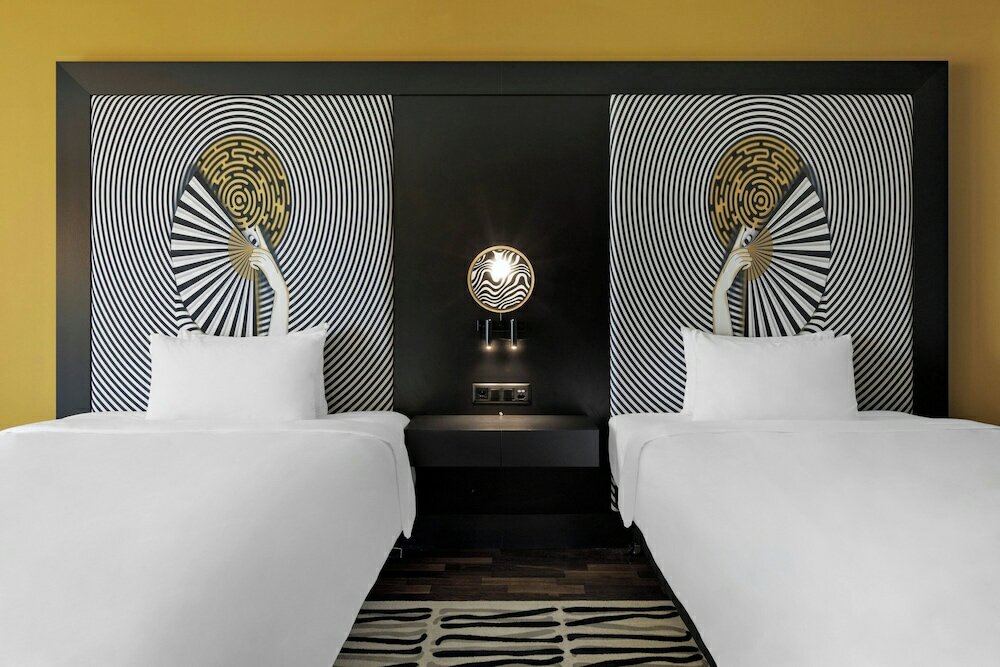 Фото Renaissance Zurich Tower Hotel