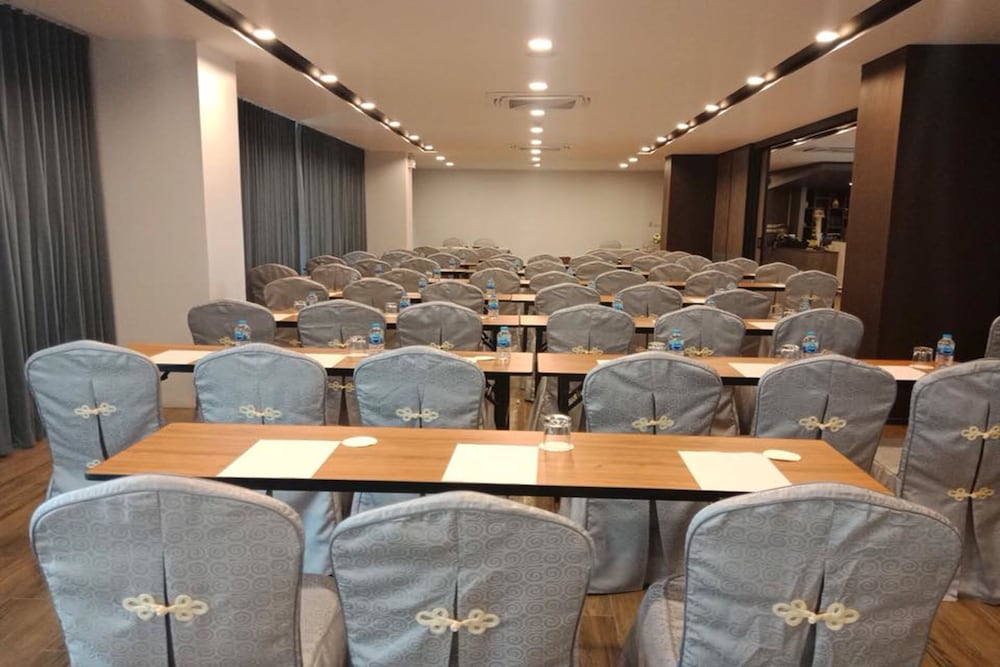 Фото Iwish Hotel