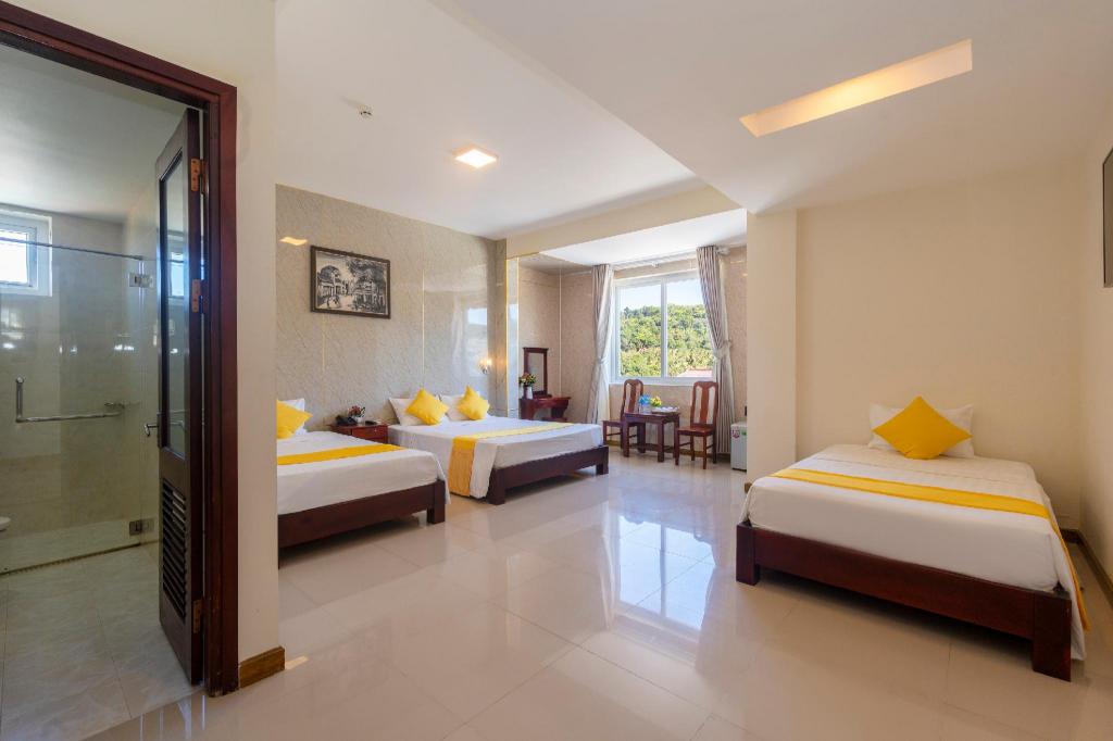 Фото Gold Beach Hotel