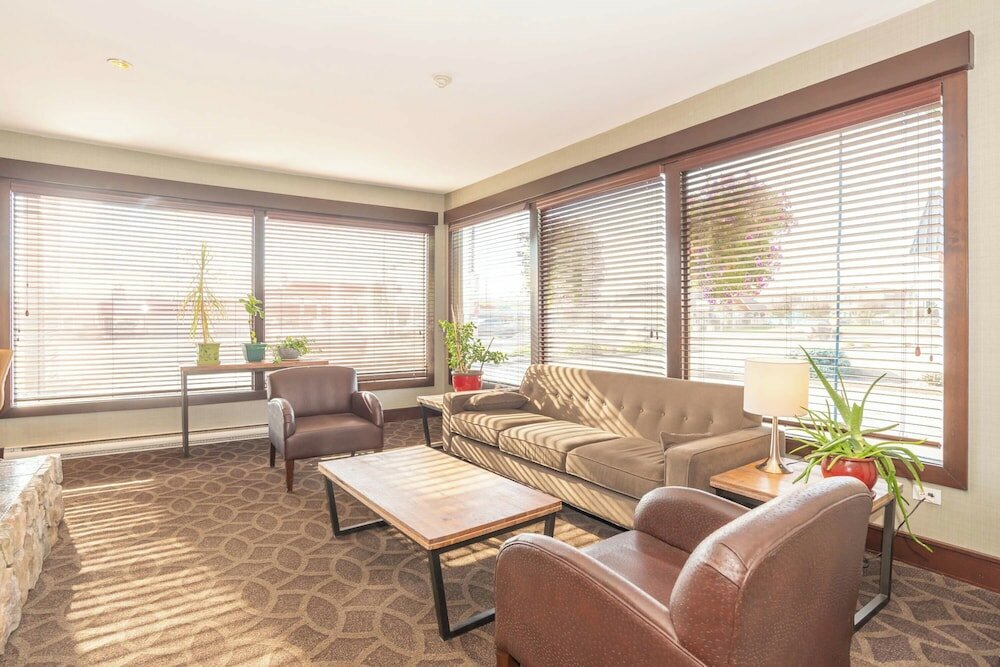 Фото Sandman Inn Cranbrook