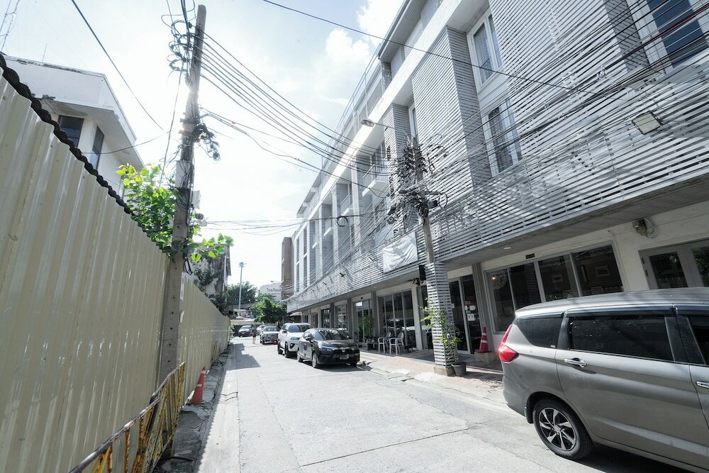 Фото Ratchadamnoen Residence