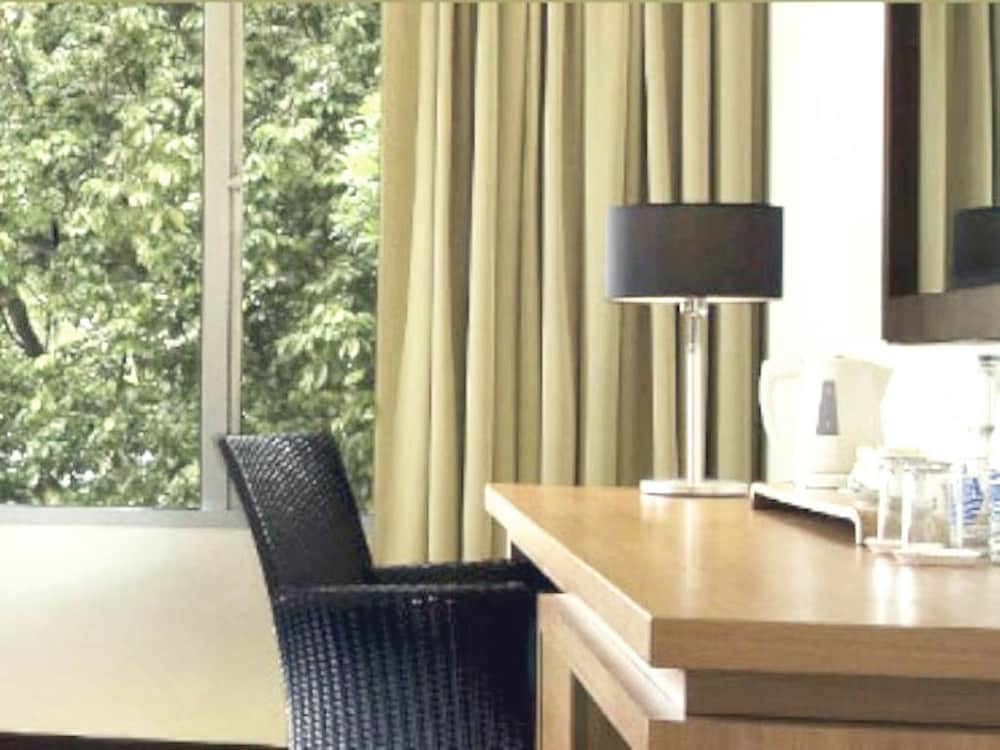 Фото Hotel Santika Bandung