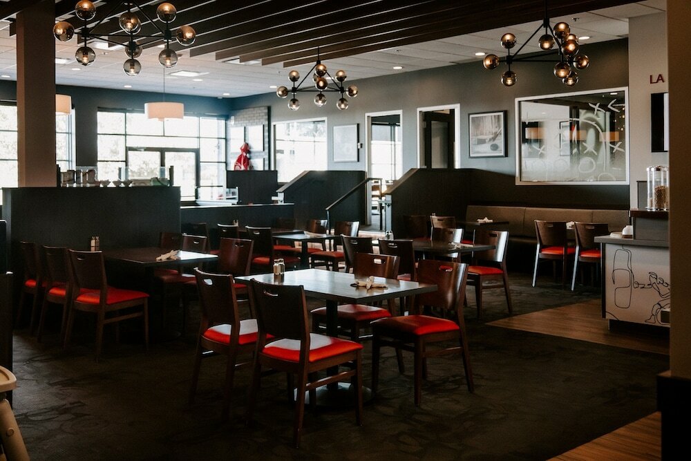 Фото Delta Hotels by Marriott Saguenay Conference Centre