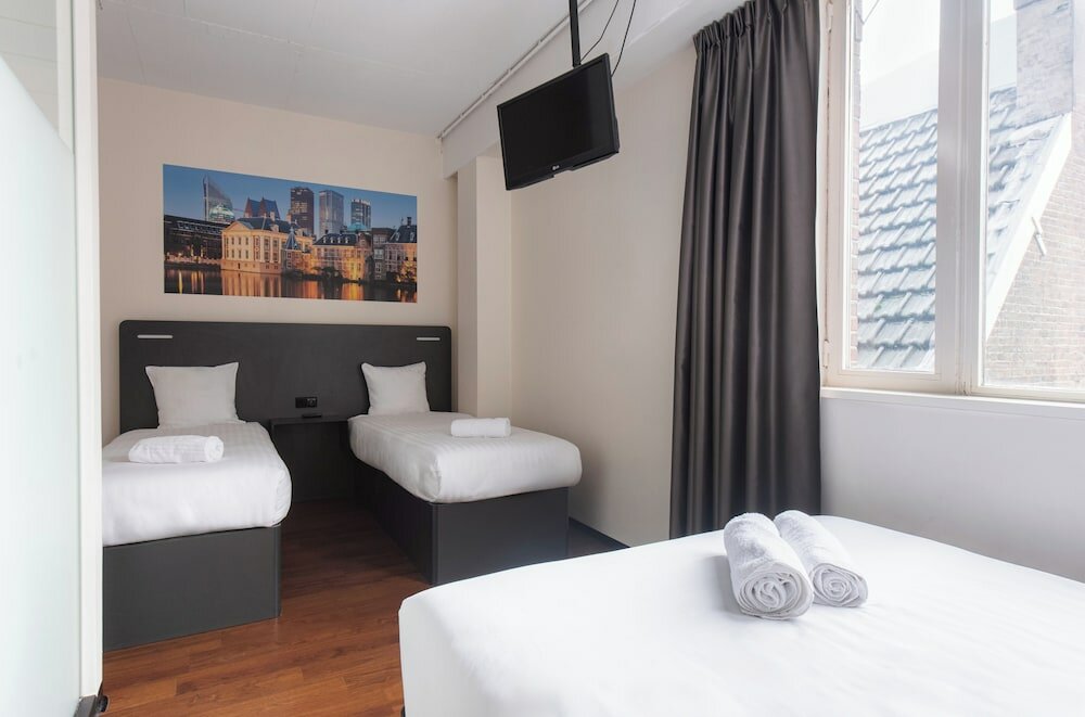 Фото EasyHotel The Hague City Centre