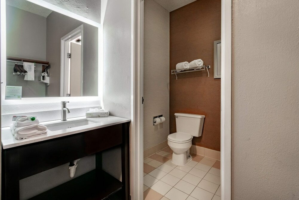 Фото Wingate by Wyndham Great Falls