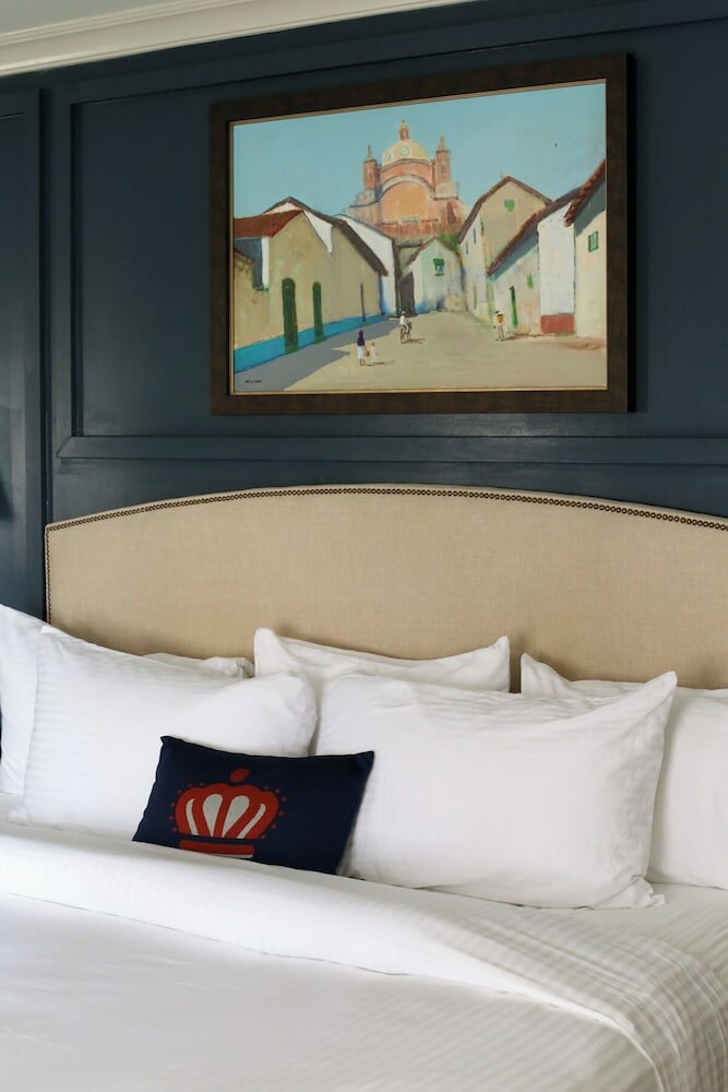 Фото The Dunhill Hotel