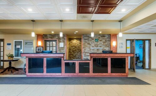 Гостиница Quality Hotel & Suites в Гандере
