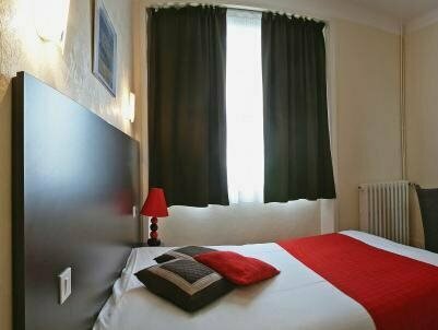 Гостиница Hôtel La Perriere в Лорьяне