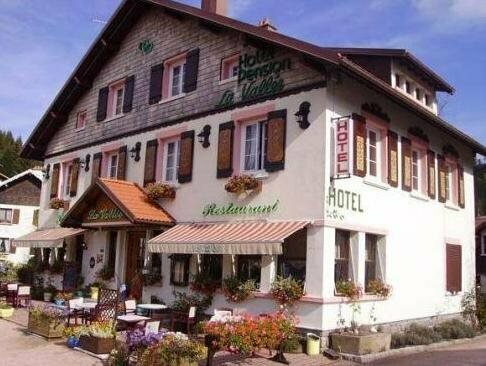 Гостиница Hotel La Vallee в Сене-Дье-де-Во