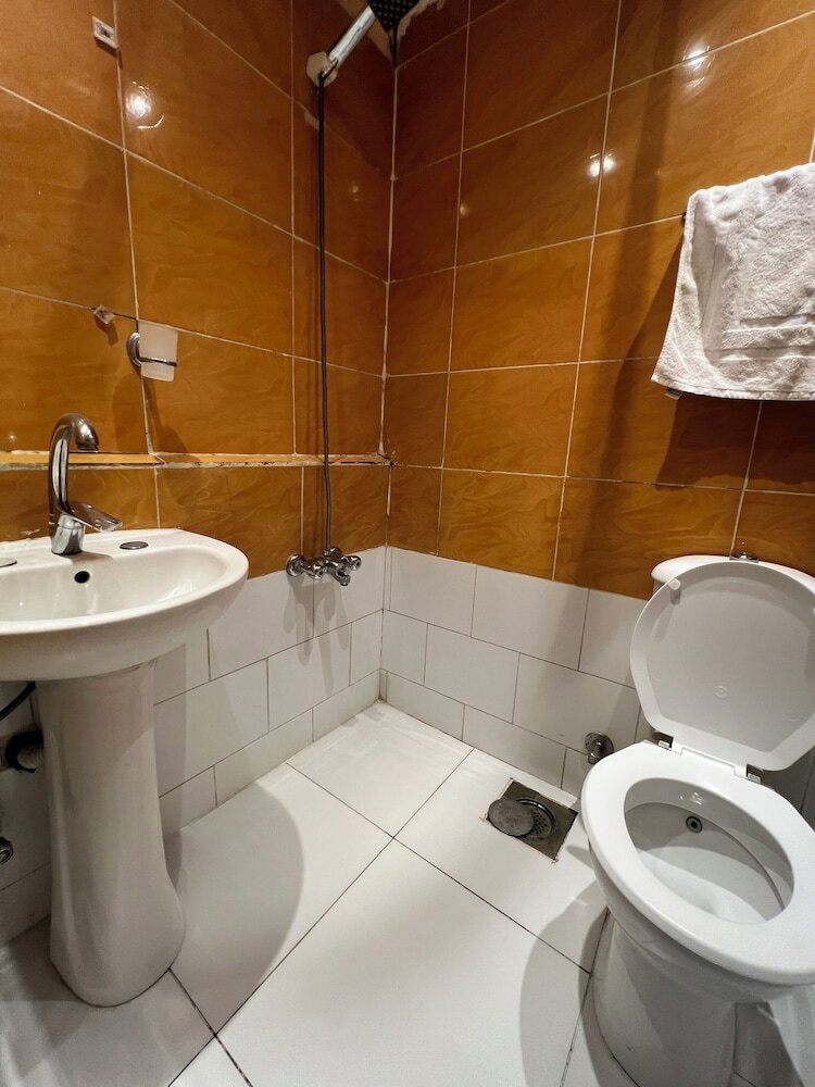 Travelers House Hostel - 9
