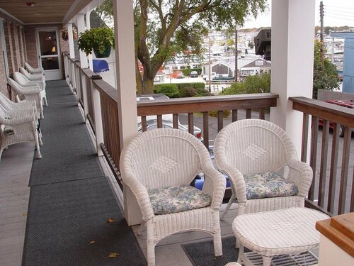 Гостиница Cape Cod Harbor House Inn в Гианнисе