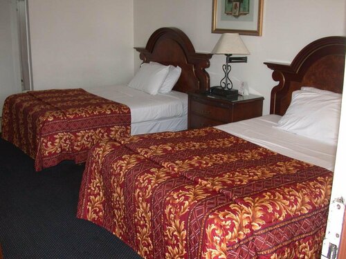 Гостиница Valley Hotel в Розмиде
