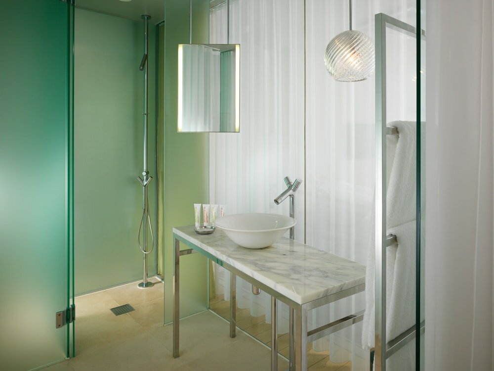 Фото Sanderson London