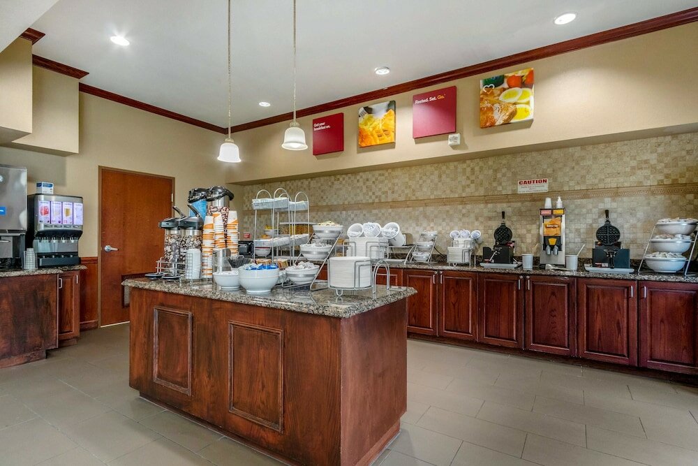 Фото Comfort Suites Central