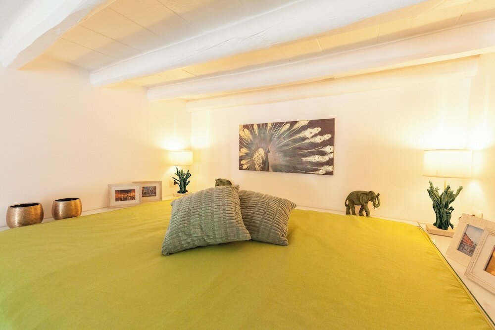 Фото Pantheon Luxury Gold Apartment